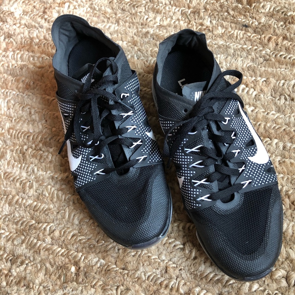 Nike athletic shoes- brand new sz7